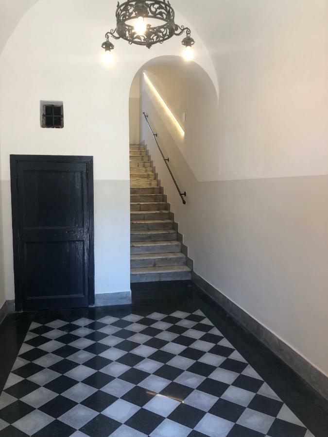 Central House Terracina Exteriér fotografie